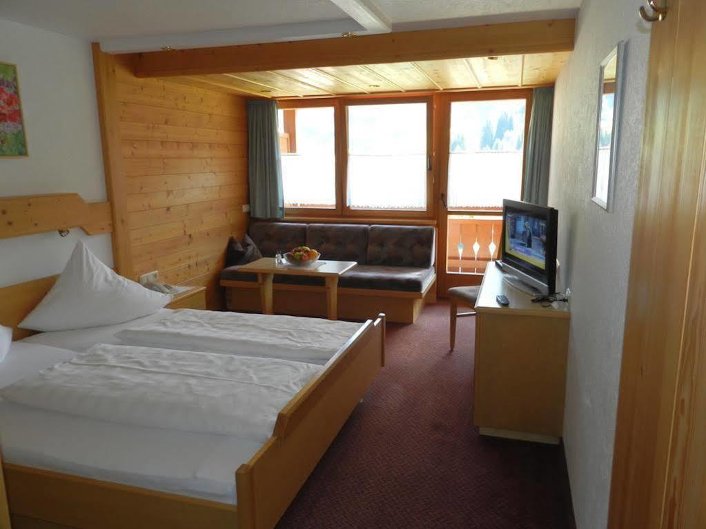 Hotel Alpenblume ダーミュルス エクステリア 写真